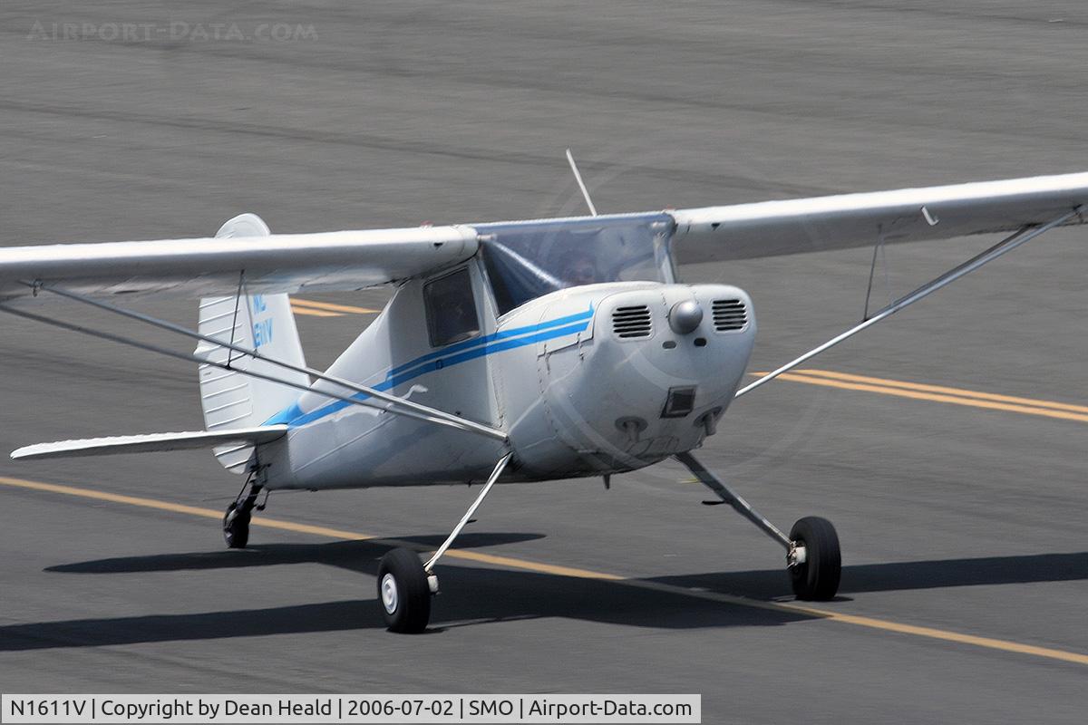 N1611V, 1947 Cessna 120 C/N 13783, 1947 Cessna 120 N1611V taxiing back to parking after landing on RWY 21 at Santa Monica Municipal Airport (KSMO) - Santa Monica, California.