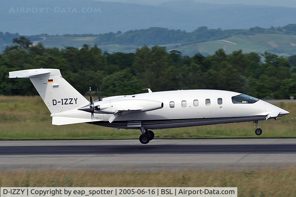 D-IZZY, 1999 Piaggio P-180 Avanti C/N 1034, landing on runway 16
