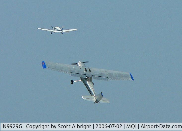 N9929G, 1973 Cessna 150L C/N A1500470, Picking Up a Banner