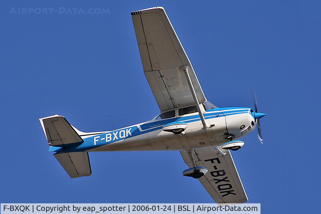 F-BXQK, Reims F172M Skyhawk Skyhawk C/N 1388, overflying the field of Basel Mulhouse, a/c is based at Habsheim/France