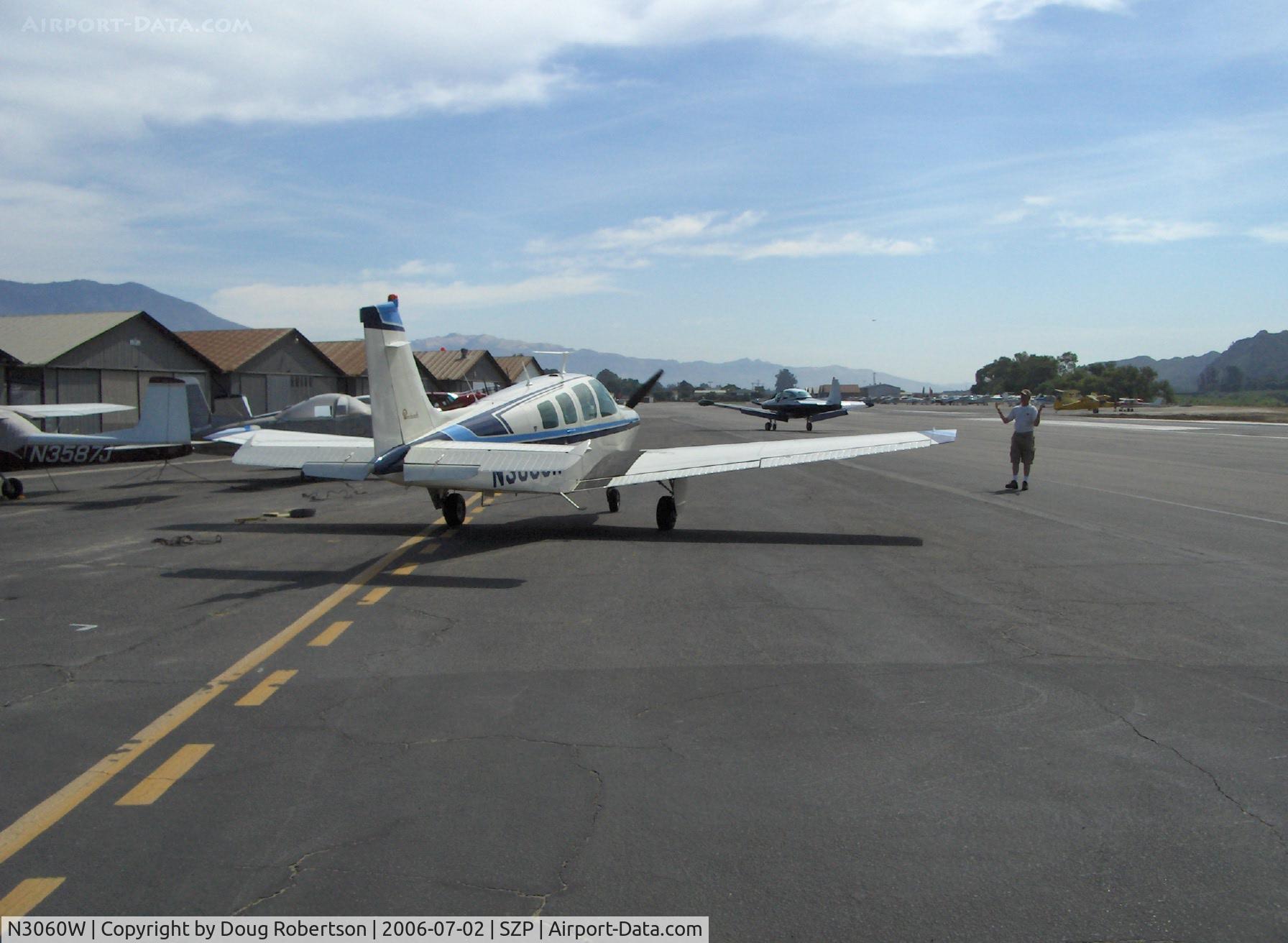 N3060W, 1973 Beech A36 Bonanza 36 C/N E-488, 1973 Beech A36 BONANZA, Continental IO-520-B 285 Hp, taxi