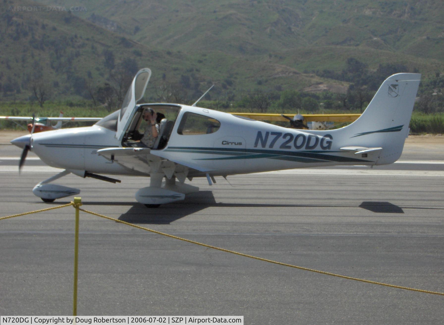 N720DG, 2002 Cirrus SR20 C/N 1174, 2002 Cirrus SR20, Continental IO-360-ES 200 Hp, cool way to taxi