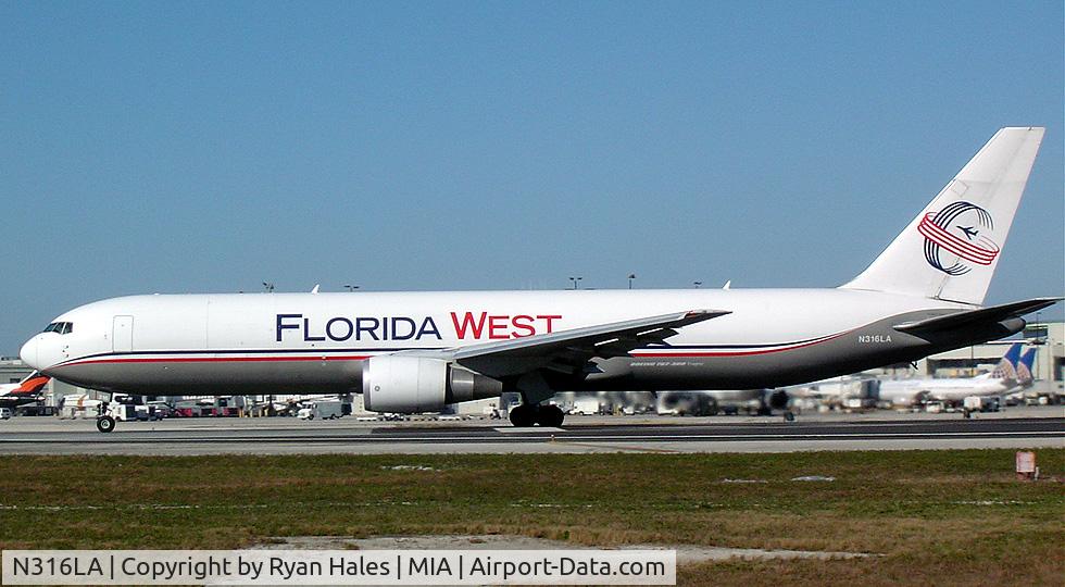 N316LA, 2001 Boeing 767-316F C/N 30842, Rollin'