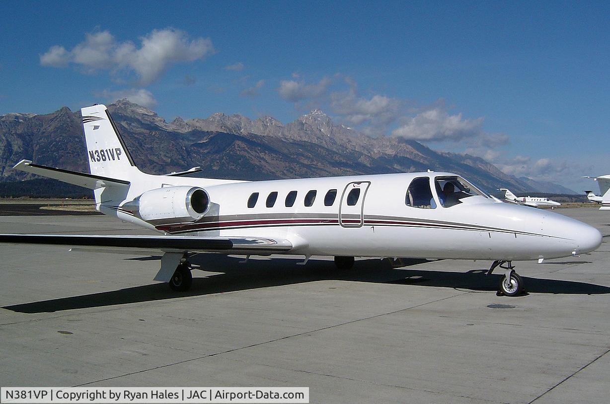 N381VP, 1980 Cessna 550 C/N 550-0381, between flights