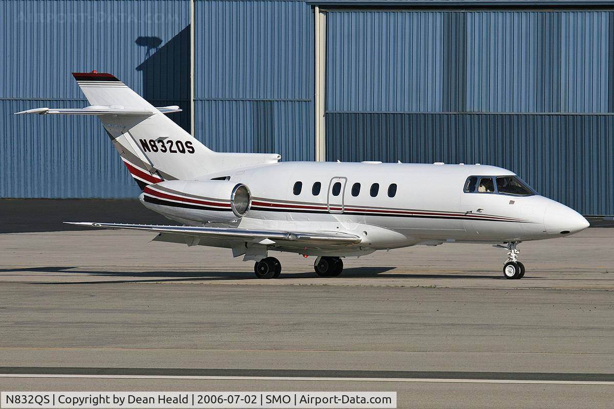 N832QS, 2004 Raytheon Hawker 800XP C/N 258683, 2004 Raytheon Hawker 800XP N832QS taxiing to RWY 21 at Santa Monica Municipal Airport (KSMO) - Santa Monica, California.