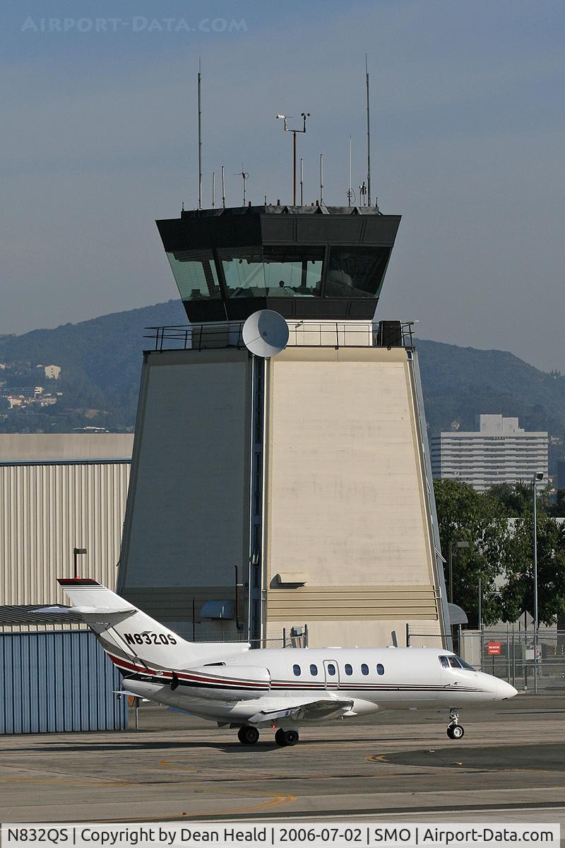 N832QS, 2004 Raytheon Hawker 800XP C/N 258683, 2004 Raytheon Hawker 800XP N832QS, in front of the control tower, taxiing to RWY 21 at Santa Monica Municipal Airport (KSMO) - Santa Monica, California.