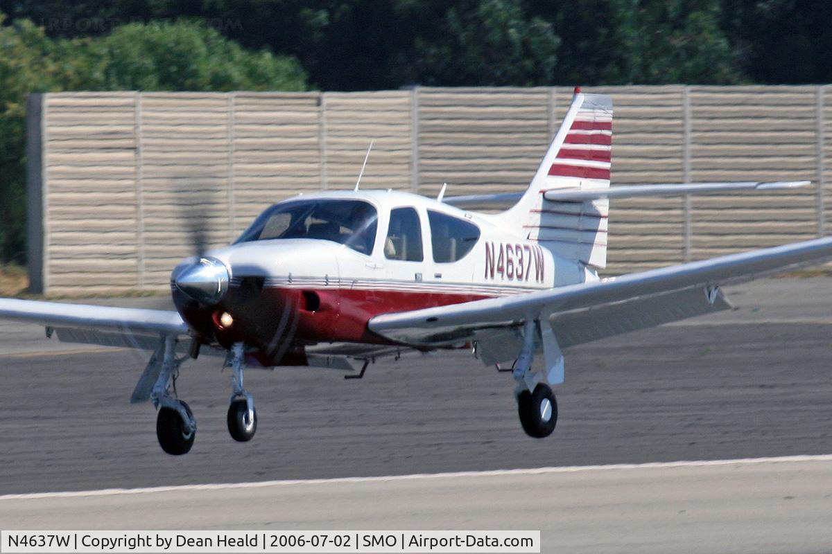 N4637W, 1977 Rockwell International 112TCA Commander C/N 13167, 1977 Rockwell International Commander 112TCA N4637W from Brackett Field (KPOC) landing on RWY 21 at Santa Monica Municipal Airport (KSMO) - Santa Monica, California.