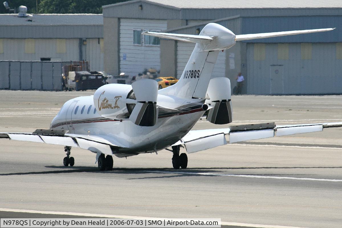 N978QS, 2002 Cessna 750 Citation X Citation X C/N 750-0187, 2002 Cessna 750 Citation X N978QS, from Las Vegas McCarran Int'l (KLAS), applying the thrust reversers after landing on RWY 21.