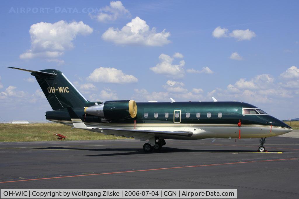 OH-WIC, 2000 Bombardier Challenger 604 (CL-600-2B16) C/N 5452, visitor