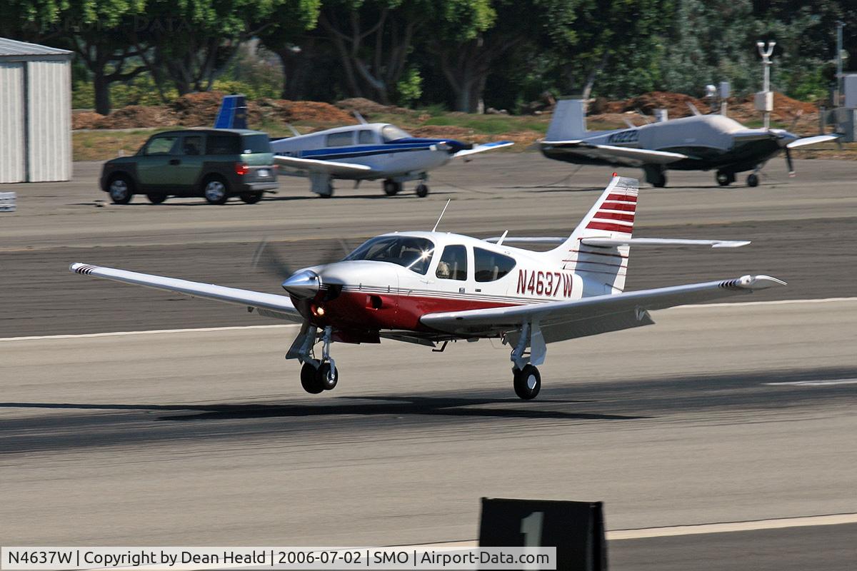 N4637W, 1977 Rockwell International 112TCA Commander C/N 13167, 1977 Rockwell International Commander 112TCA N4637W from Brackett Field (KPOC) landing on RWY 21 at Santa Monica Municipal Airport (KSMO) - Santa Monica, California.