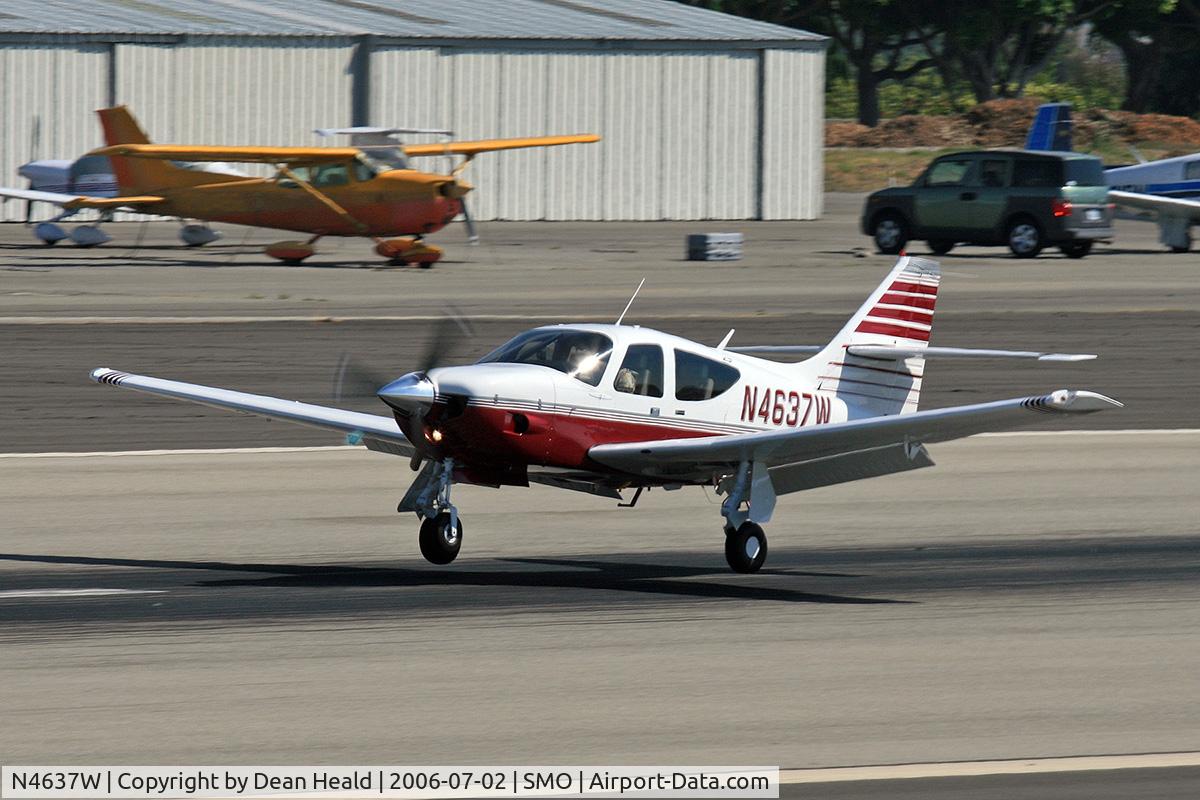N4637W, 1977 Rockwell International 112TCA Commander C/N 13167, 1977 Rockwell International Commander 112TCA N4637W from Brackett Field (KPOC) landing on RWY 21 at Santa Monica Municipal Airport (KSMO) - Santa Monica, California.