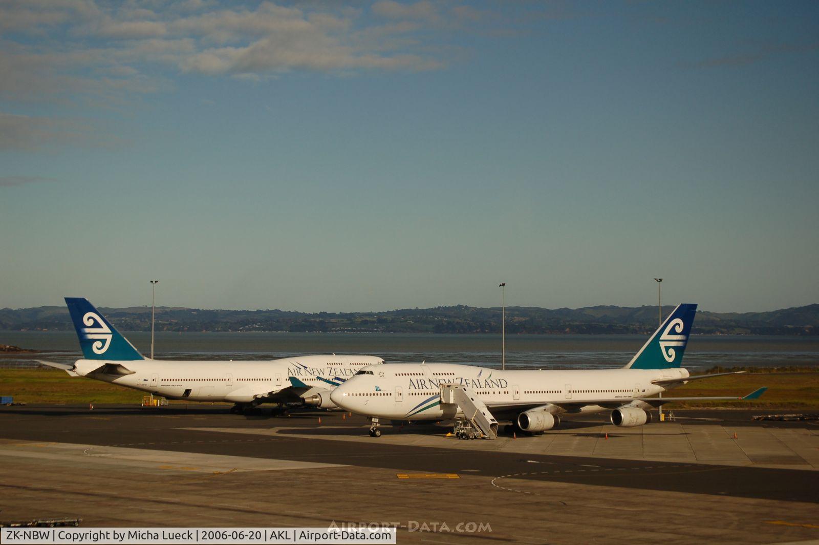 ZK-NBW, 1999 Boeing 747-419BDS(F) C/N 29375, Twins ZK-NBW and ZK-NBU at Auckland International