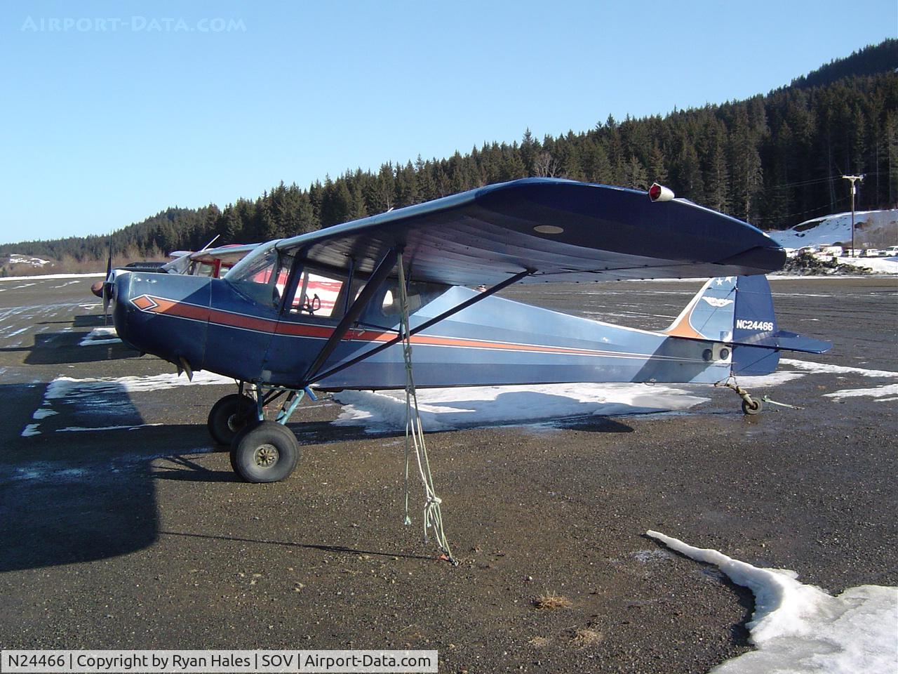 N24466, 1940 Taylorcraft BL-65 (L-2F) C/N 1803, .