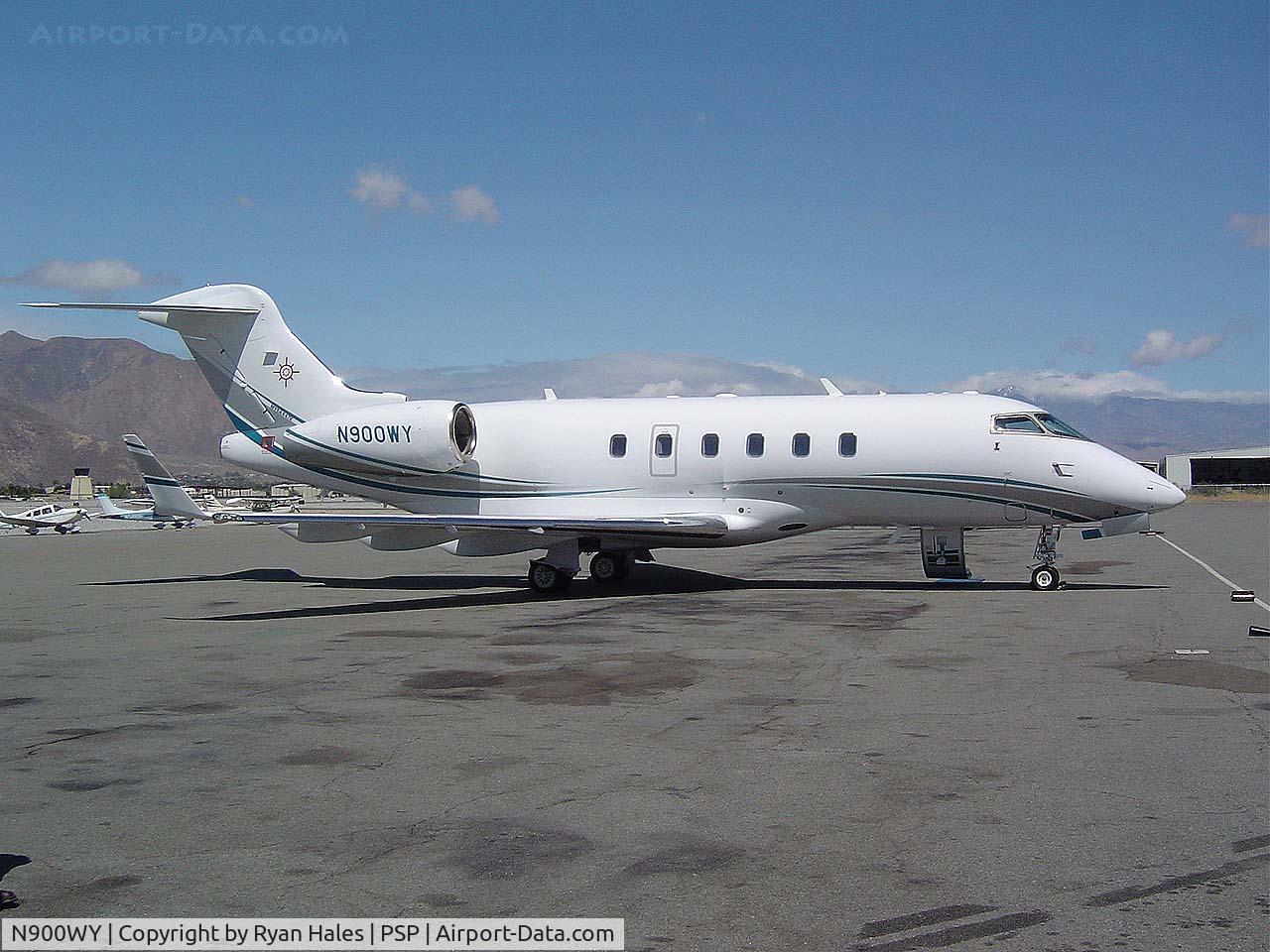 N900WY, 2004 Bombardier Challenger 300 (BD-100-1A10) C/N 20035, .