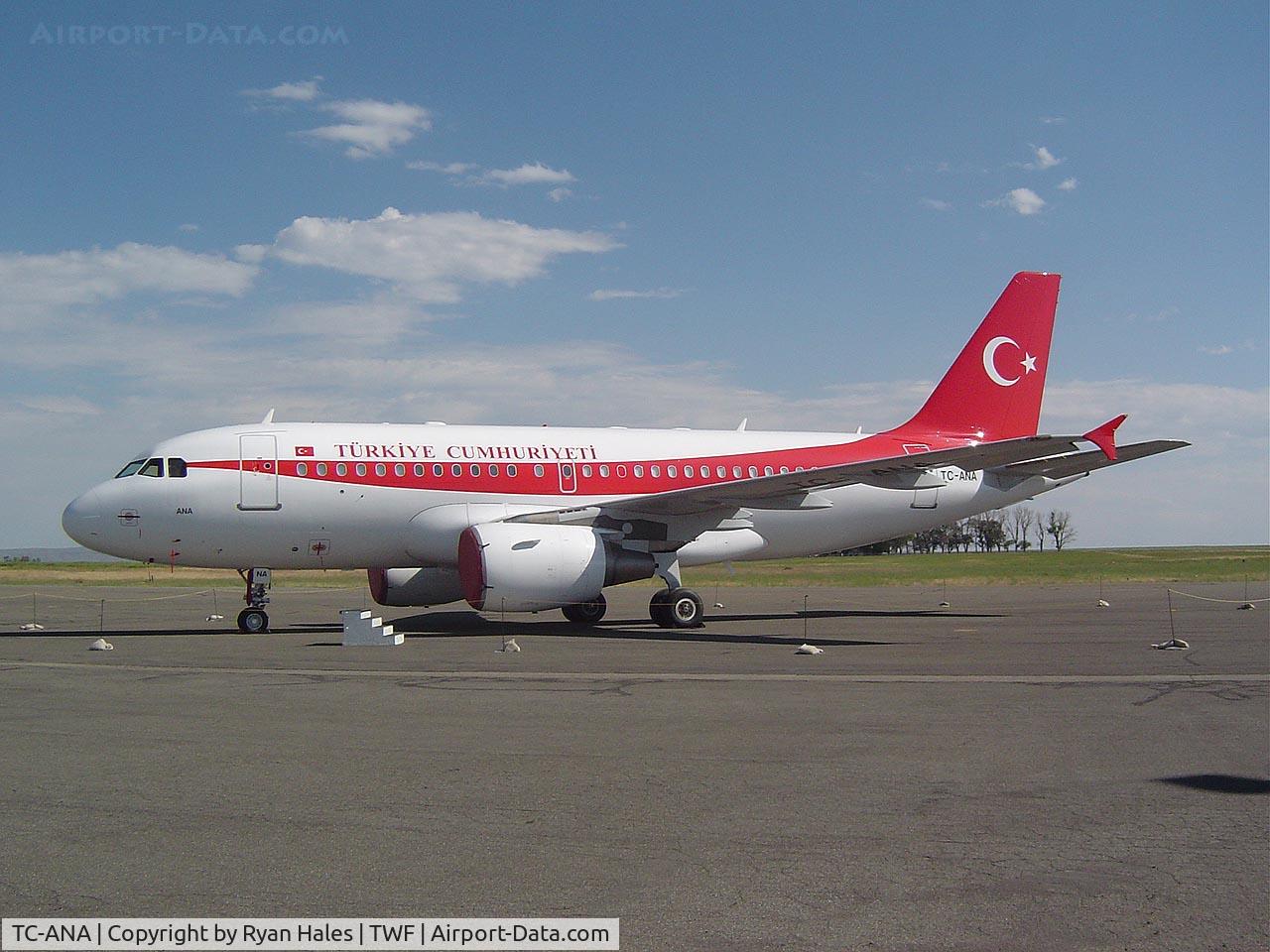 TC-ANA, 2000 Airbus ACJ319 (A319-115/CJ) C/N 1002, .