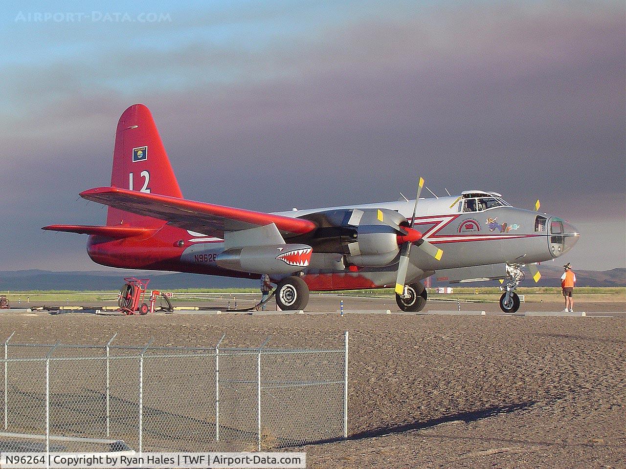 N96264, Lockheed P2V-5F Neptune C/N 426-5192, Reloading