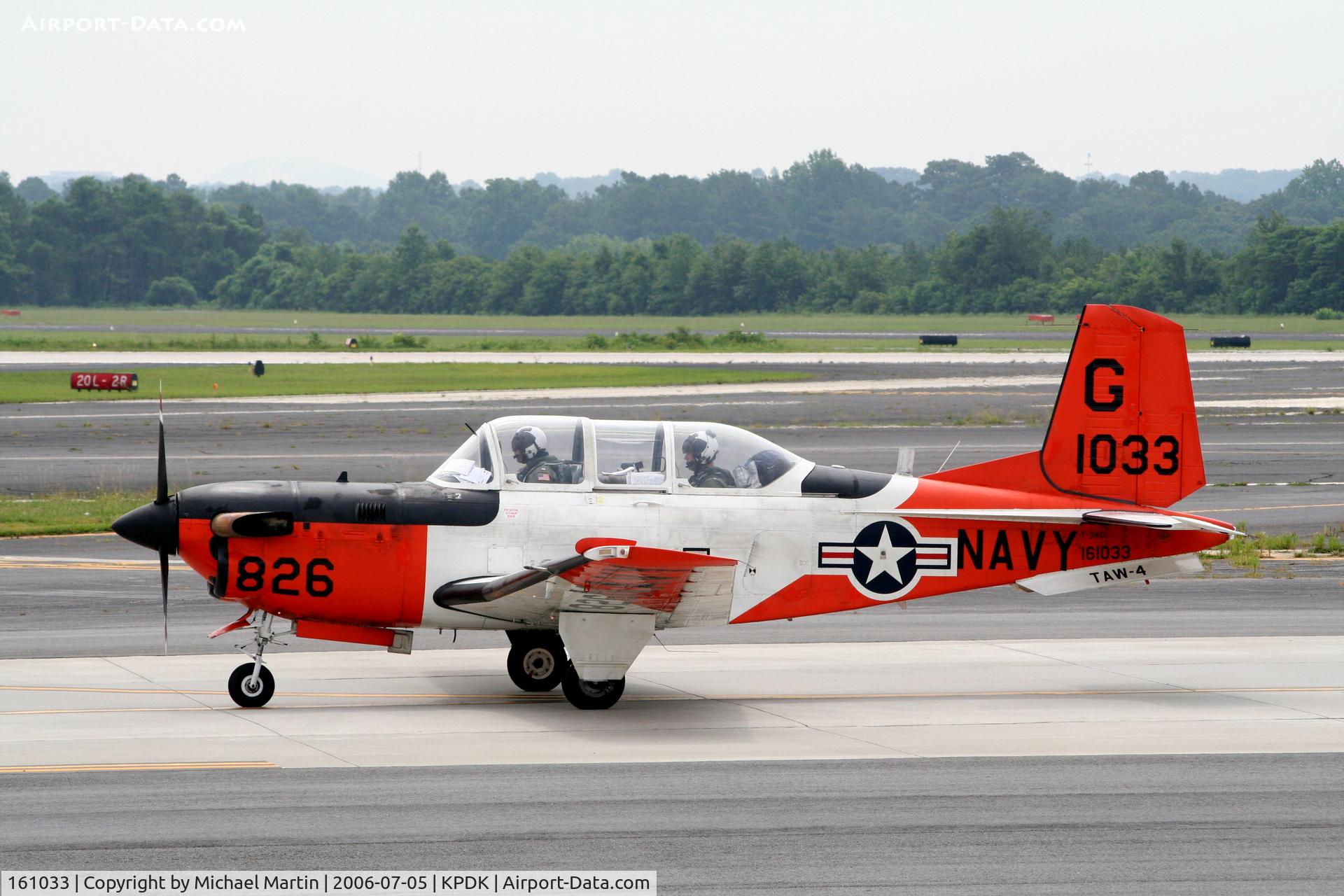 161033, Beech T-34C Turbo Mentor C/N GL-167, TAW-4 Taxing to Runway 20R