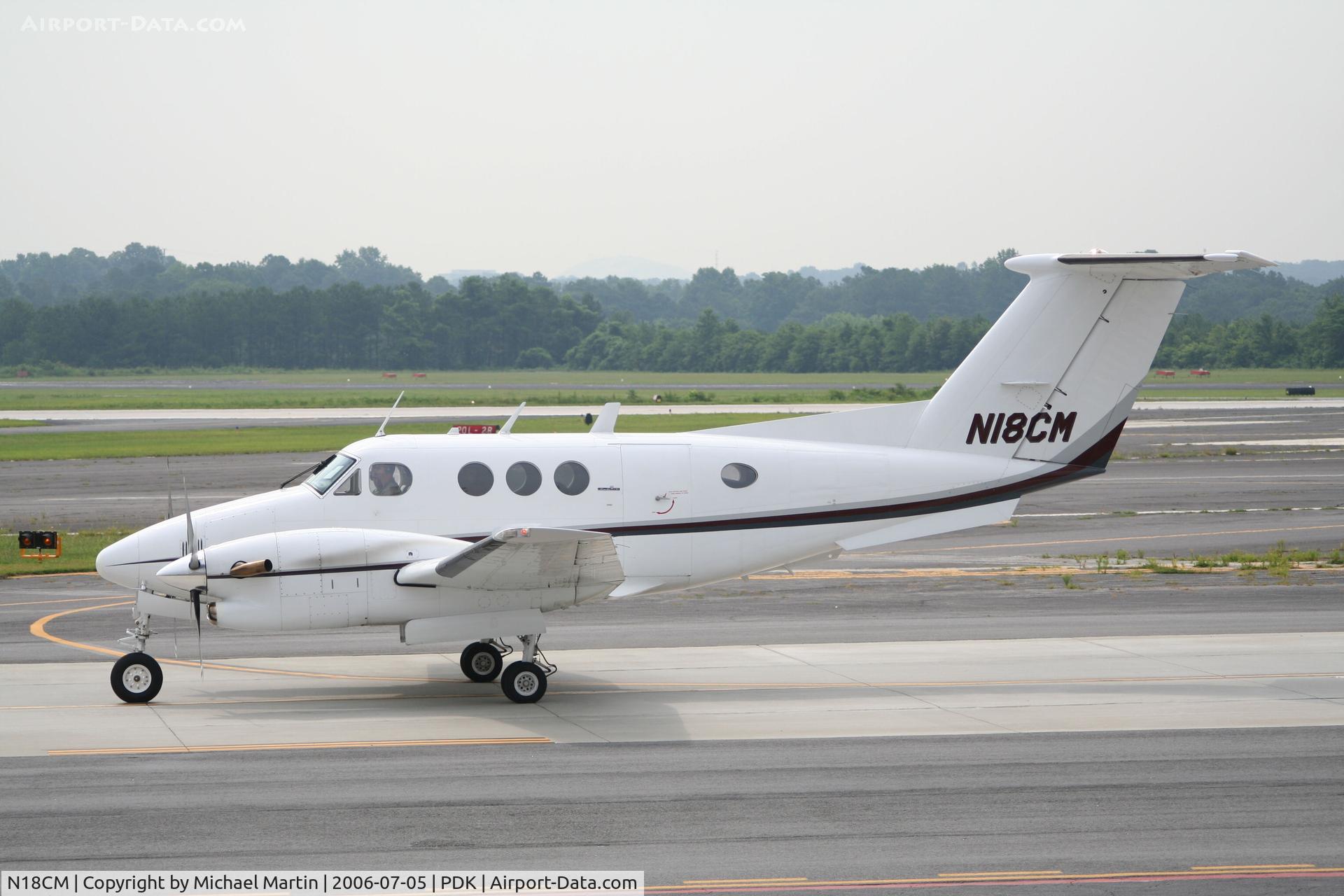 N18CM, 1984 Beech F90 King Air C/N LA-219, Taxing to Epps Air Service