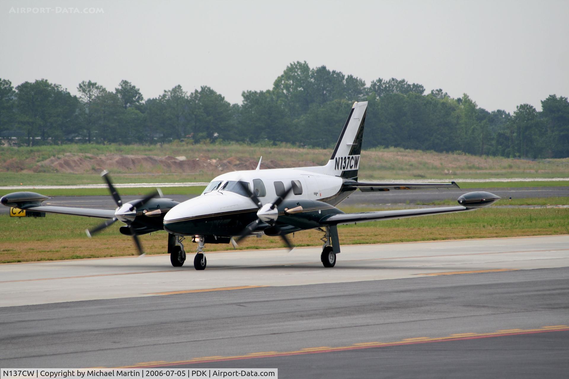 N137CW, 1979 Piper PA-31T1 C/N 31T-7904052, Taxing from Signature Air