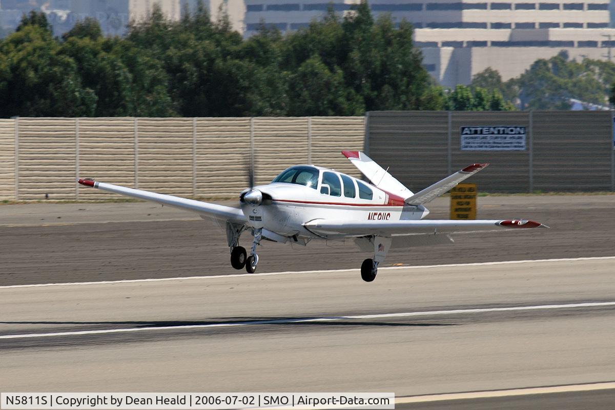 N5811S, 1964 Beech S35 Bonanza C/N D-7719, 1964 Beech S35 N5811S landing on RWY 21 at Santa Monica Municipal Airport (KSMO) - Santa Monica, California.