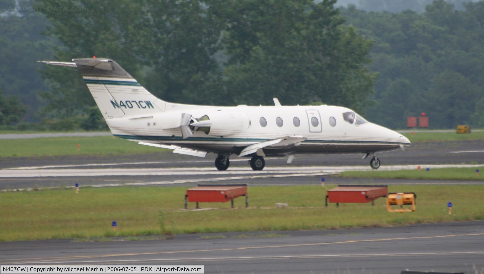 N407CW, 2001 Raytheon Aircraft Company 400A C/N RK-307, Landing 20L