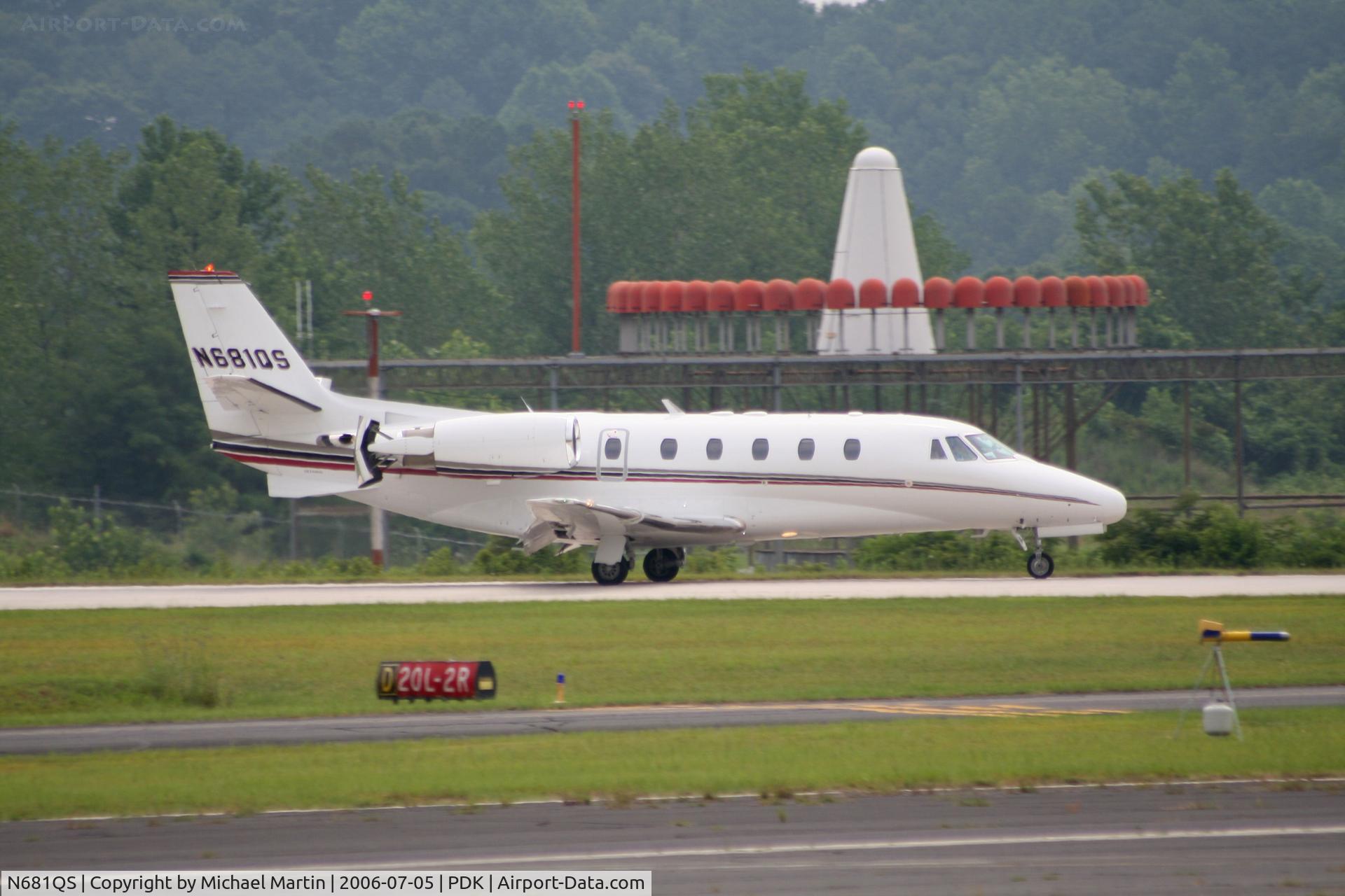 N681QS, 2001 Cessna 560XL Citation Excel C/N 560-5181, LANDING 20L - Air Brakes Extended