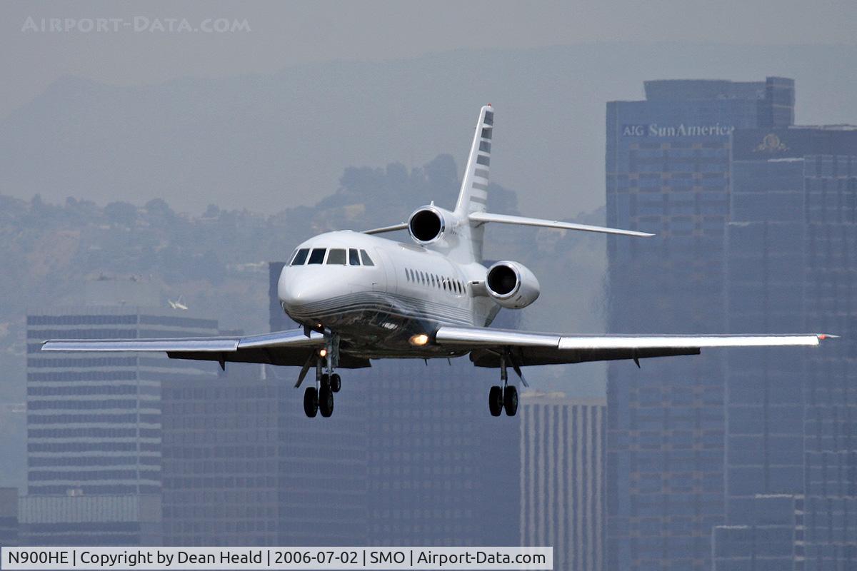 N900HE, 1988 Dassault-Breguet Falcon (Mystere) 900 C/N 68, 1988 Dassault Falcon 900 N900HE on final approach to RWY 21 at Santa Monica Municipal Airport (KSMO) - Santa Monica, California.