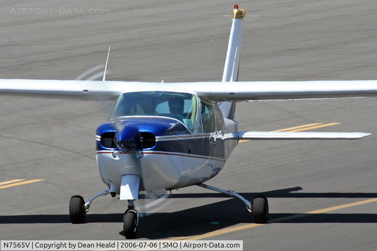 N7565V, 1976 Cessna 177RG Cardinal C/N 177RG0856, 1976 Cessna 177RG N7565V taxiing to the maintenance hangar at Santa Monica Municipal Airport (KSMO) - Santa Monica, California.