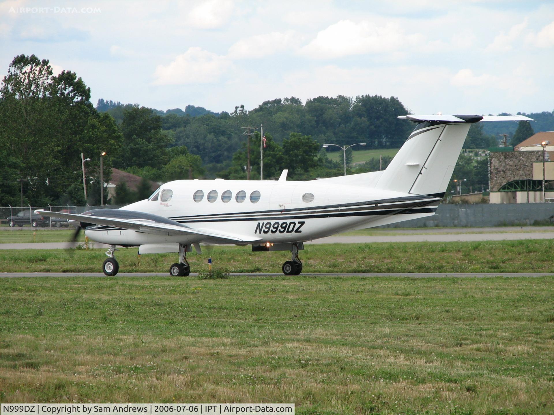 N999DZ, 2006 Raytheon B200 King Air C/N BB-1940, Pilot said there was only 23 Hours on this plane.