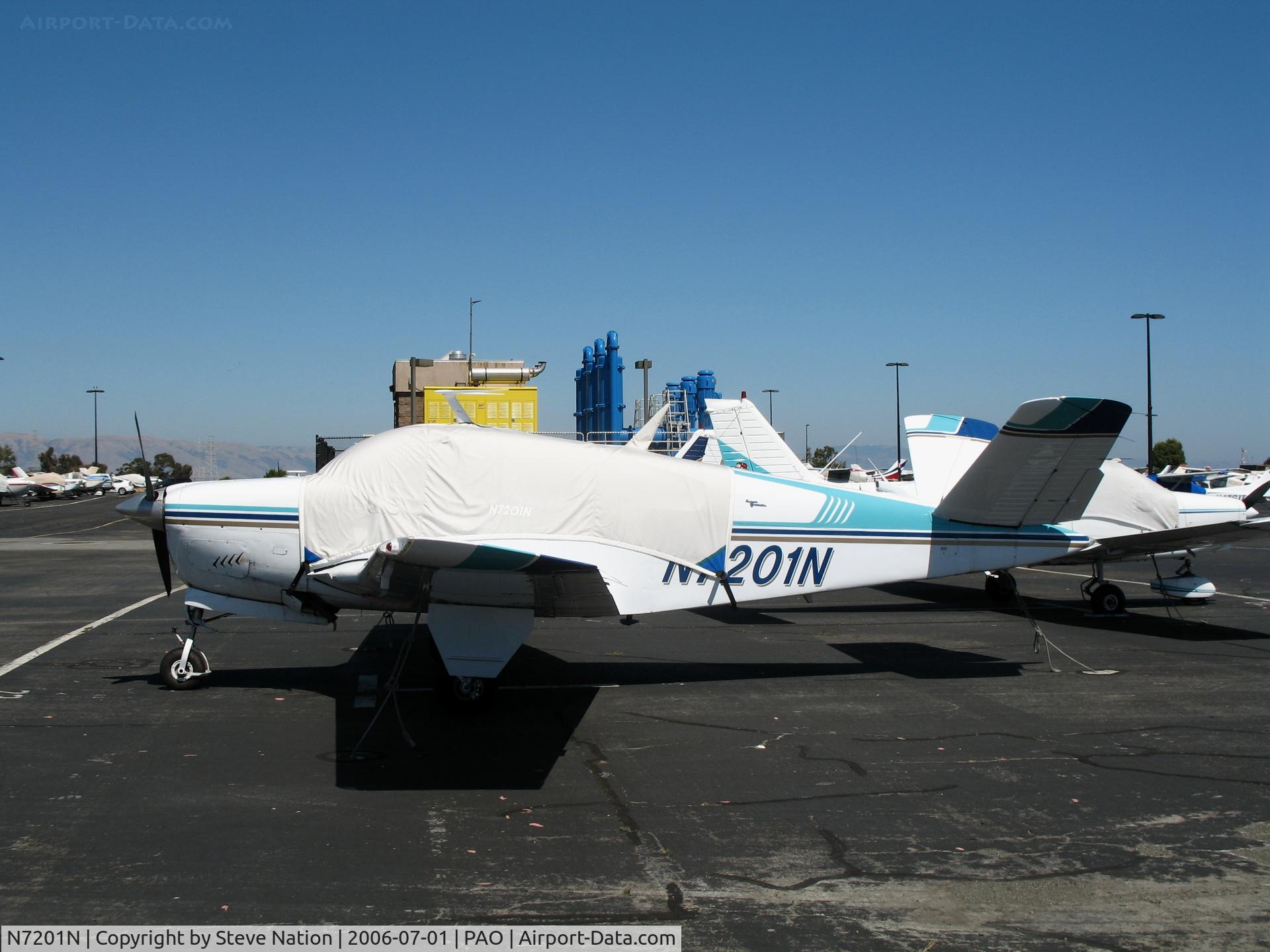 N7201N, 1968 Beech V35A Bonanza C/N D-8815, 1968 Beech V35A Bonanza with cockpit covered in sunshine @ Palo Alto Municipal Airport, CA
