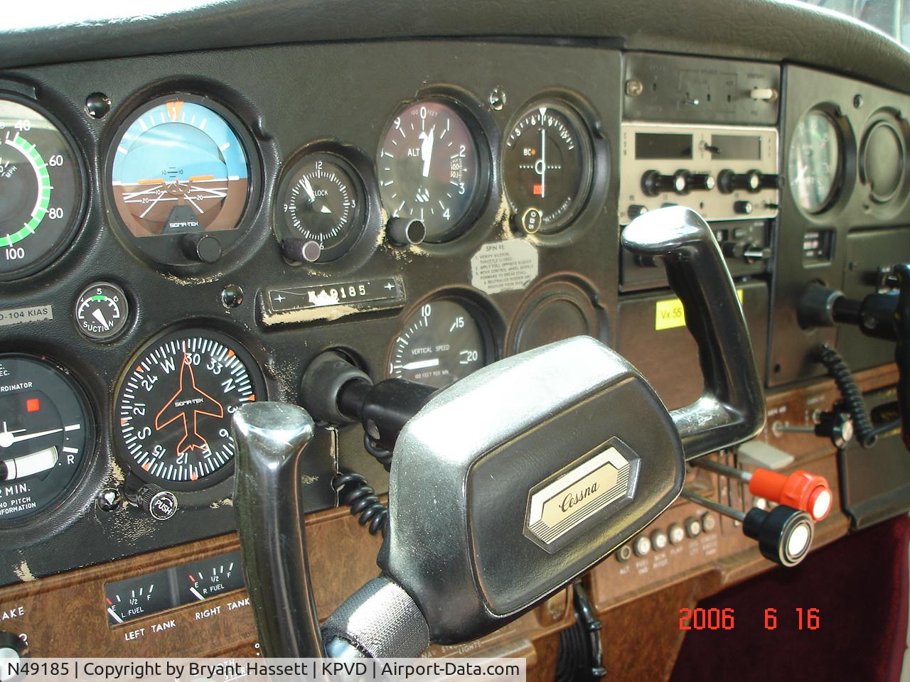 N49185, Cessna 152 C/N 15283435, Interio shot of N49185