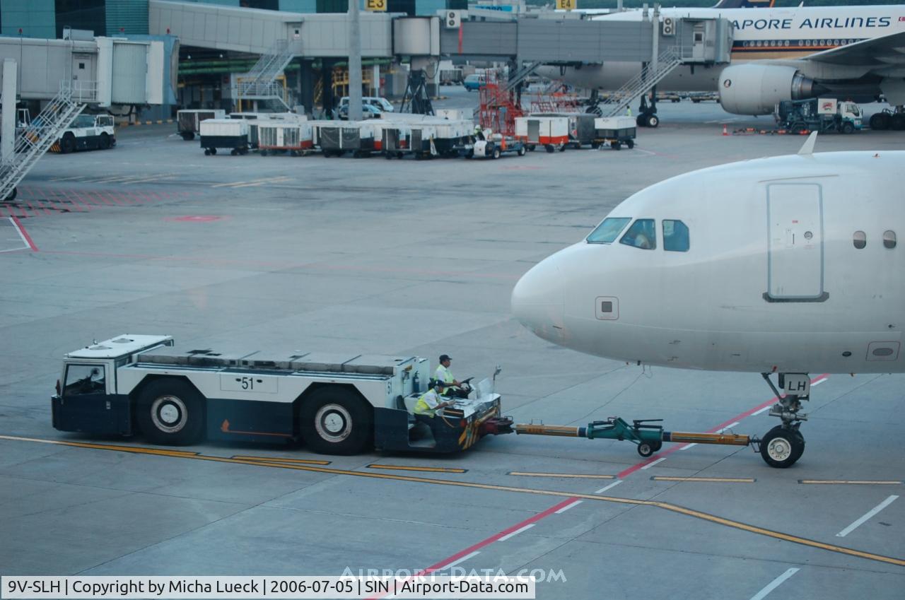 9V-SLH, 2005 Airbus A320-232 C/N 2517, Push-back in Singapore