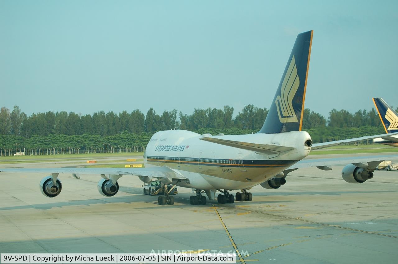 9V-SPD, Boeing 747-412 C/N 26552, 9V-SPD leaving Singapore
