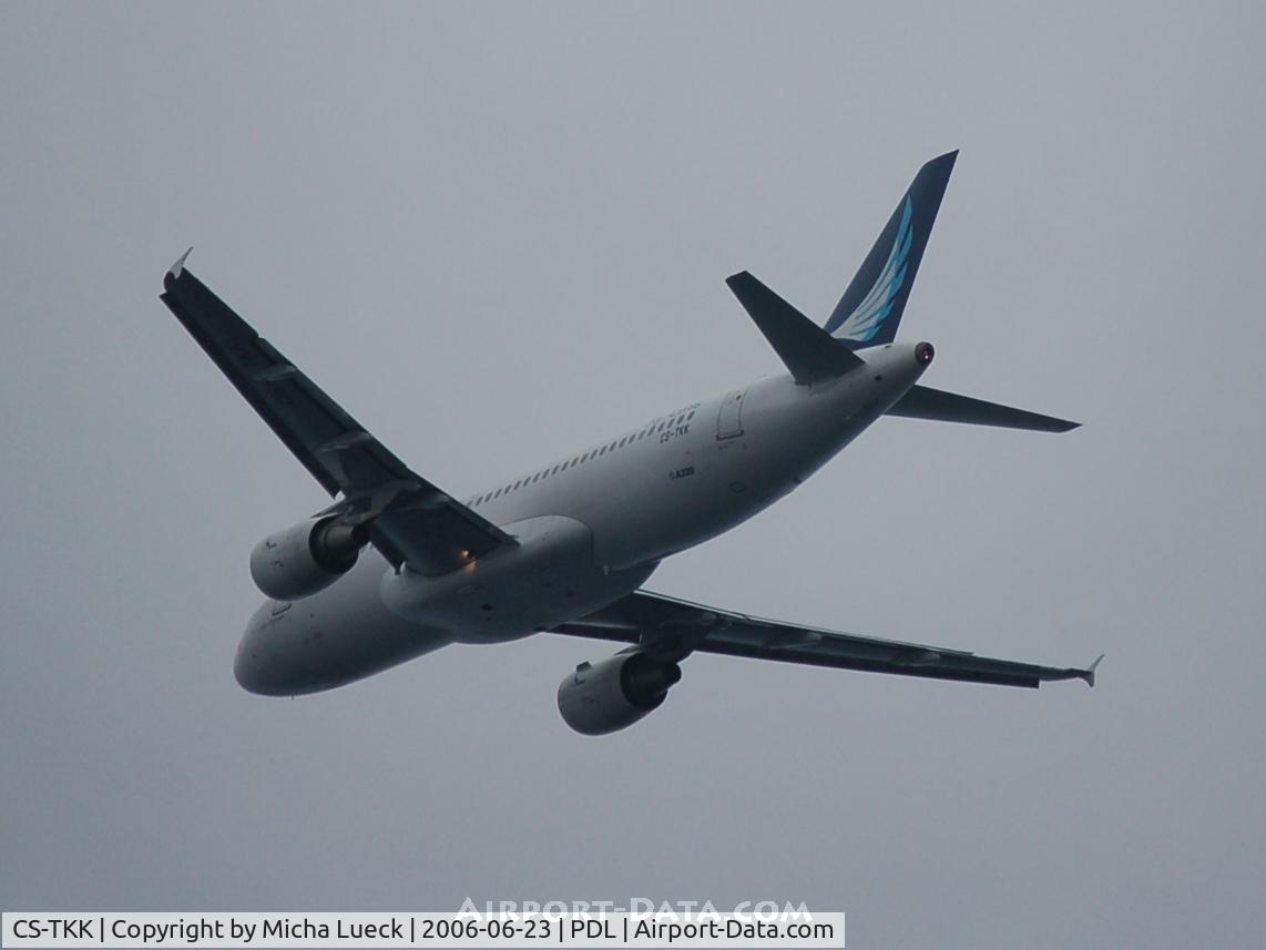CS-TKK, 2005 Airbus A320-214 C/N 2390, Climbing out of Ponta Delgada/Azores