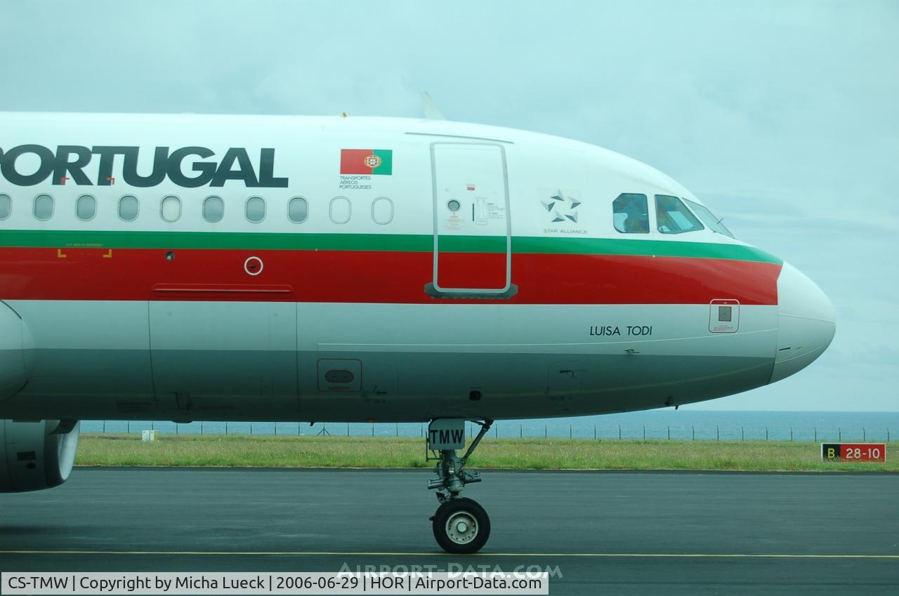 CS-TMW, 2001 Airbus A320-214 C/N 1667, Beautiful nose-shot
