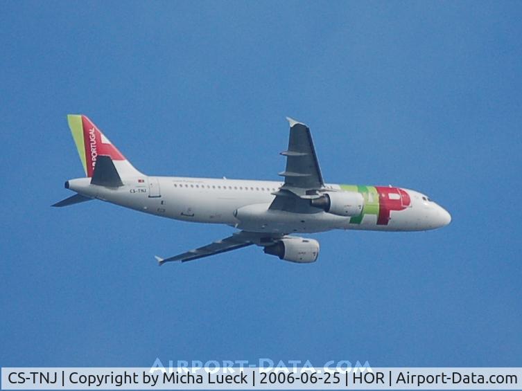 CS-TNJ, 2000 Airbus A320-214 C/N 1181, Shortly before landing in Horta for the second time that day (both flights from Lisbon)