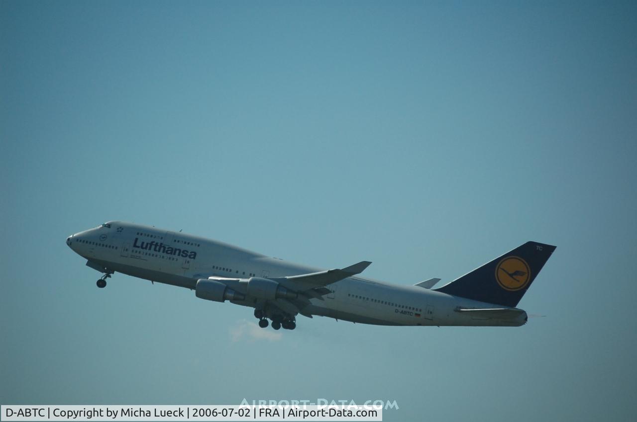 D-ABTC, 1990 Boeing 747-430M C/N 24287, Climbing out of Frankfurt