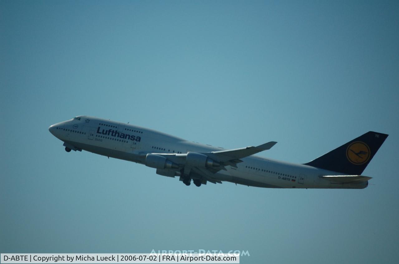 D-ABTE, 1991 Boeing 747-430M C/N 24966, Climbing out of Frankfurt