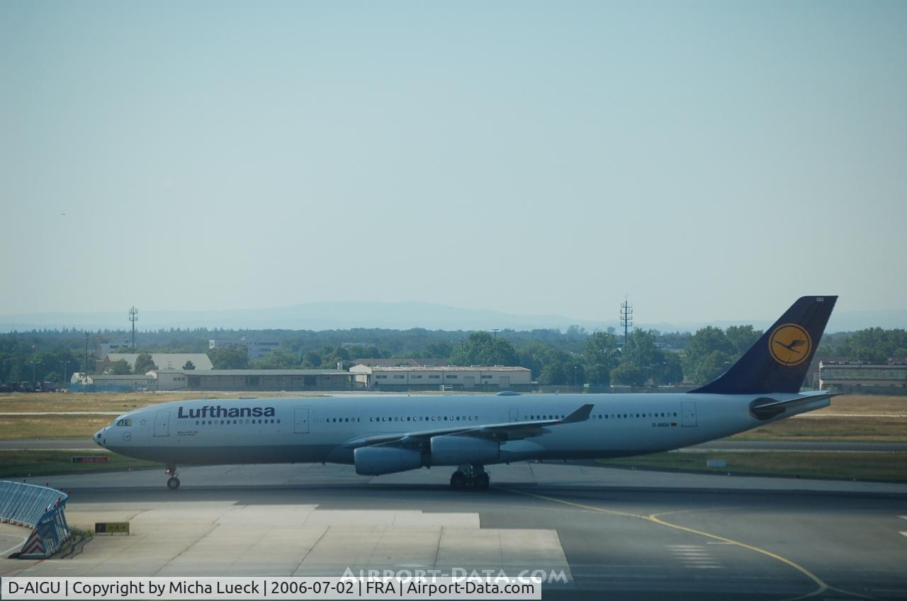 D-AIGU, 2000 Airbus A340-313 C/N 321, Taxiing to the gate