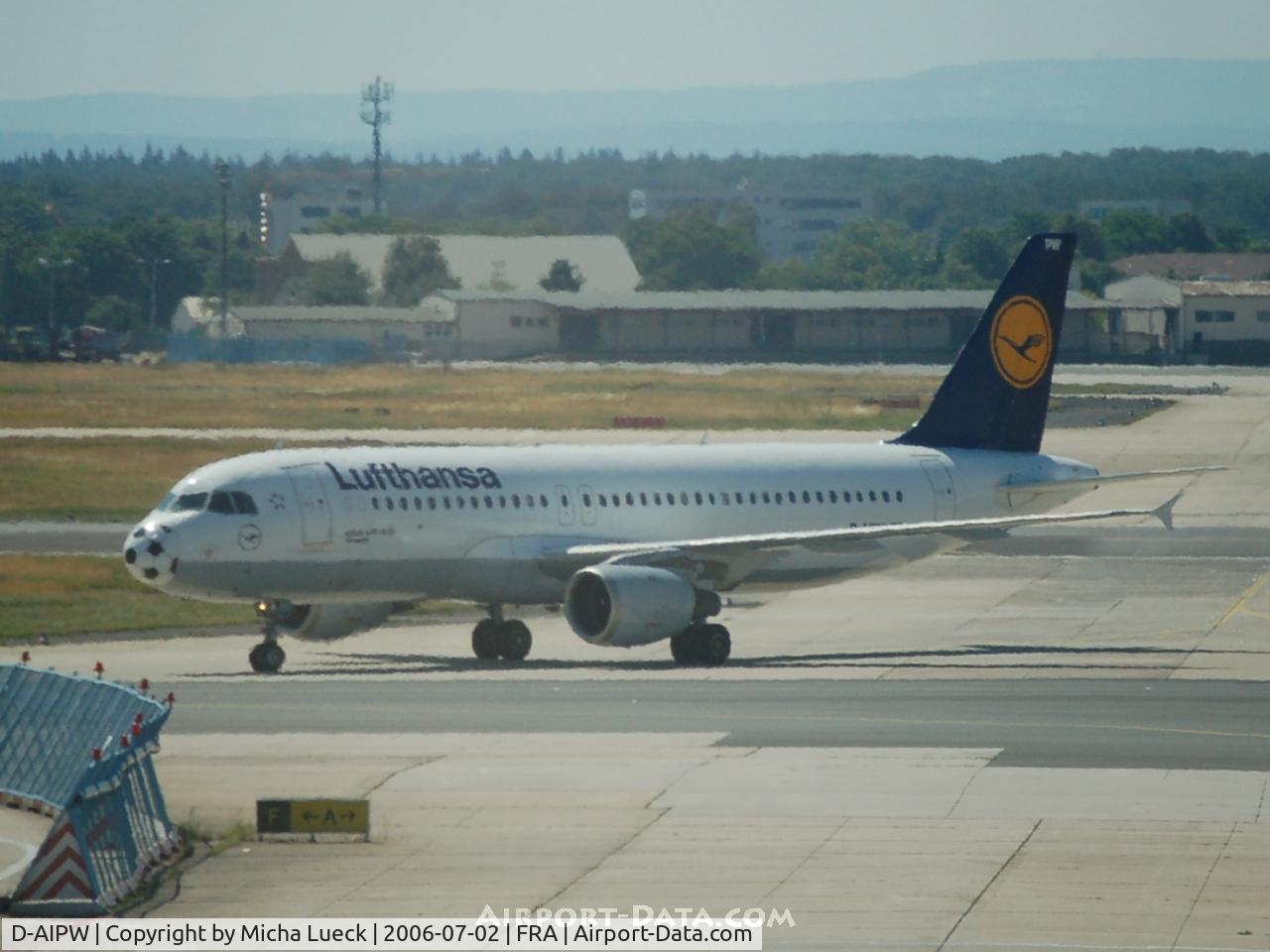 D-AIPW, 1990 Airbus A320-211 C/N 137, Taxiing to the gate