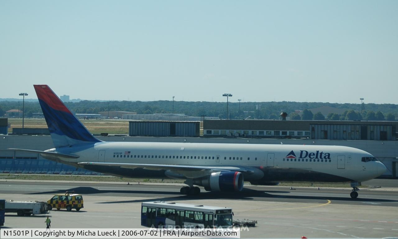 N1501P, 1990 Boeing 767-3P6 C/N 24983, Taxiing to the runway for take-off