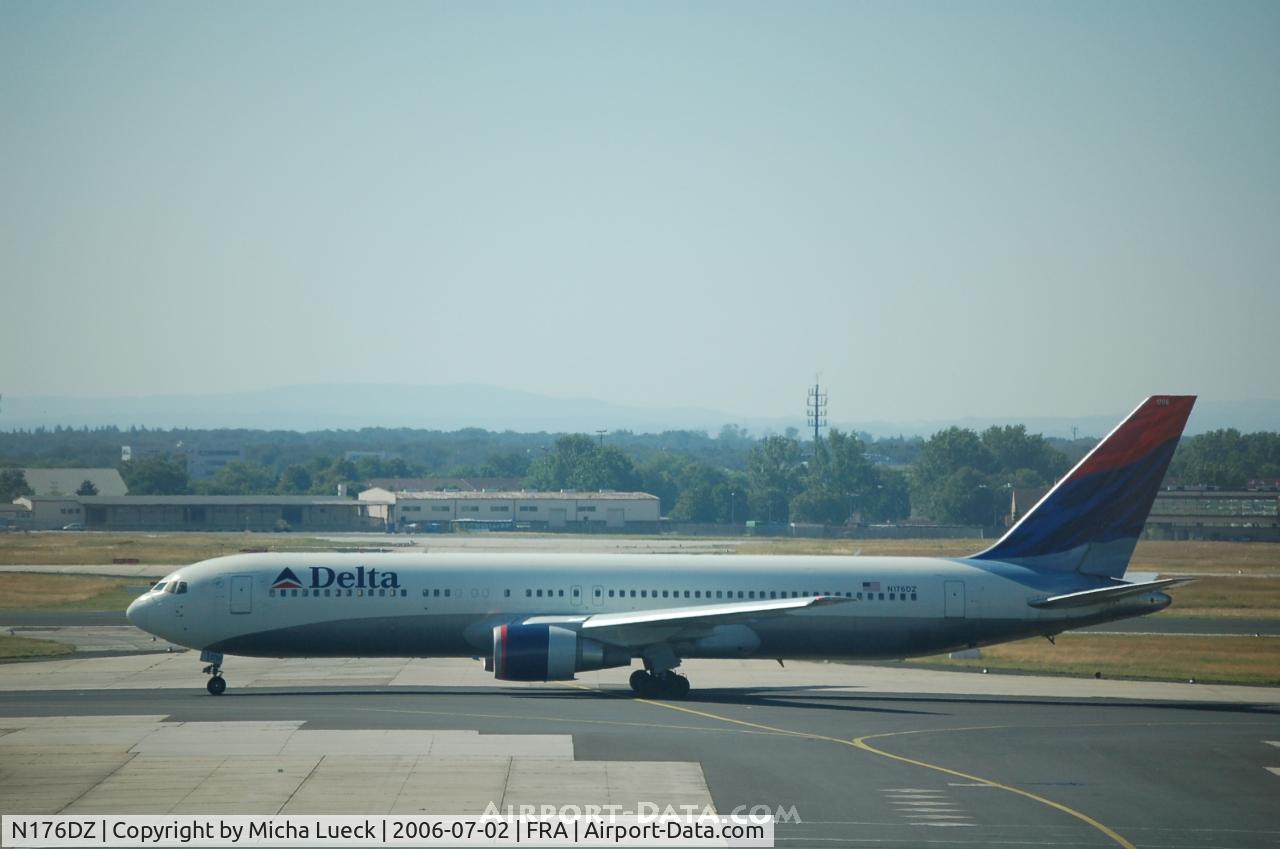 N176DZ, 1999 Boeing 767-332 C/N 29697, Just arrived in Frankfurt