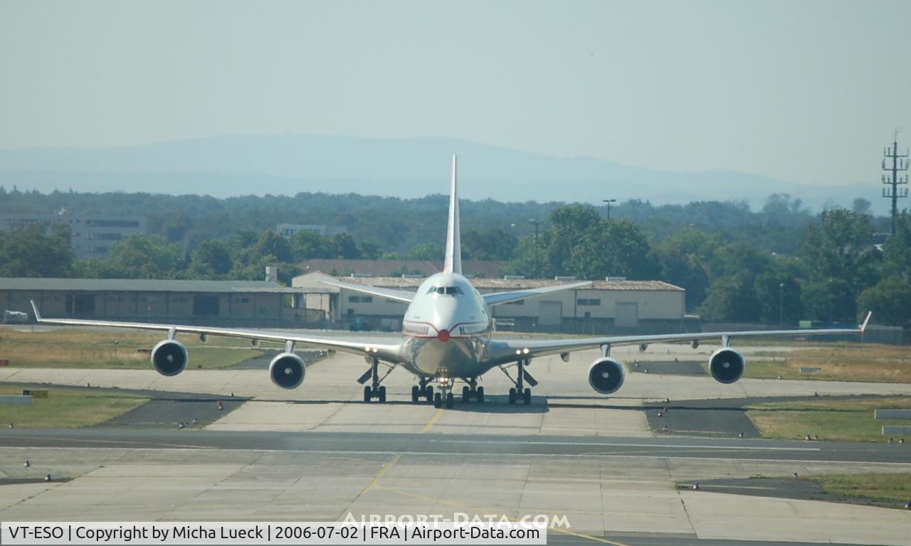 VT-ESO, 1993 Boeing 747-437 C/N 27165, Taxiing to the gate