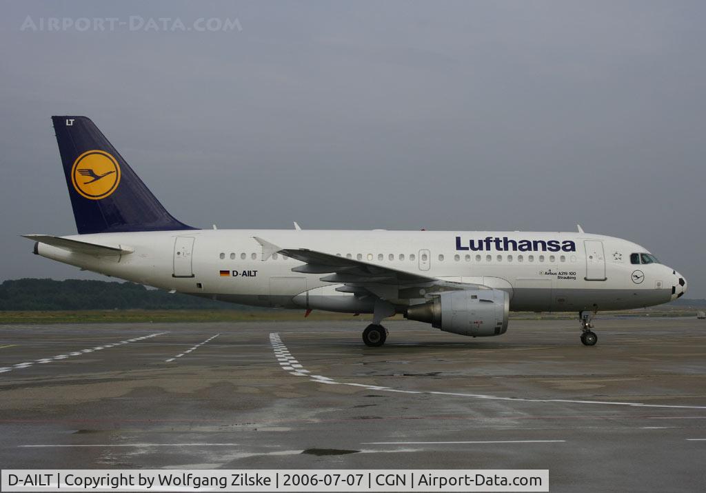 D-AILT, 1997 Airbus A319-114 C/N 738, visitor
