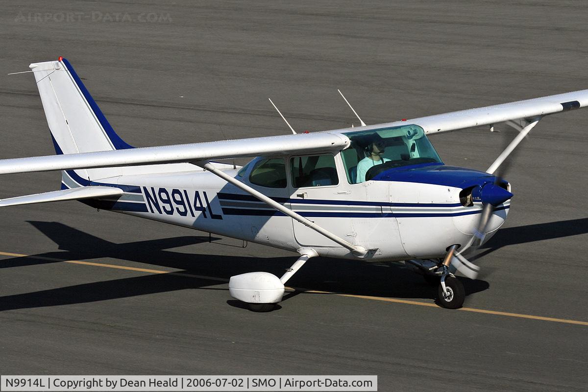 N9914L, 1986 Cessna 172P C/N 17276649, 1986 Cessna 172P N9914L taxiing to RWY 21 at Santa Monica Municipal Airport (KSMO) - Santa Monica, California.