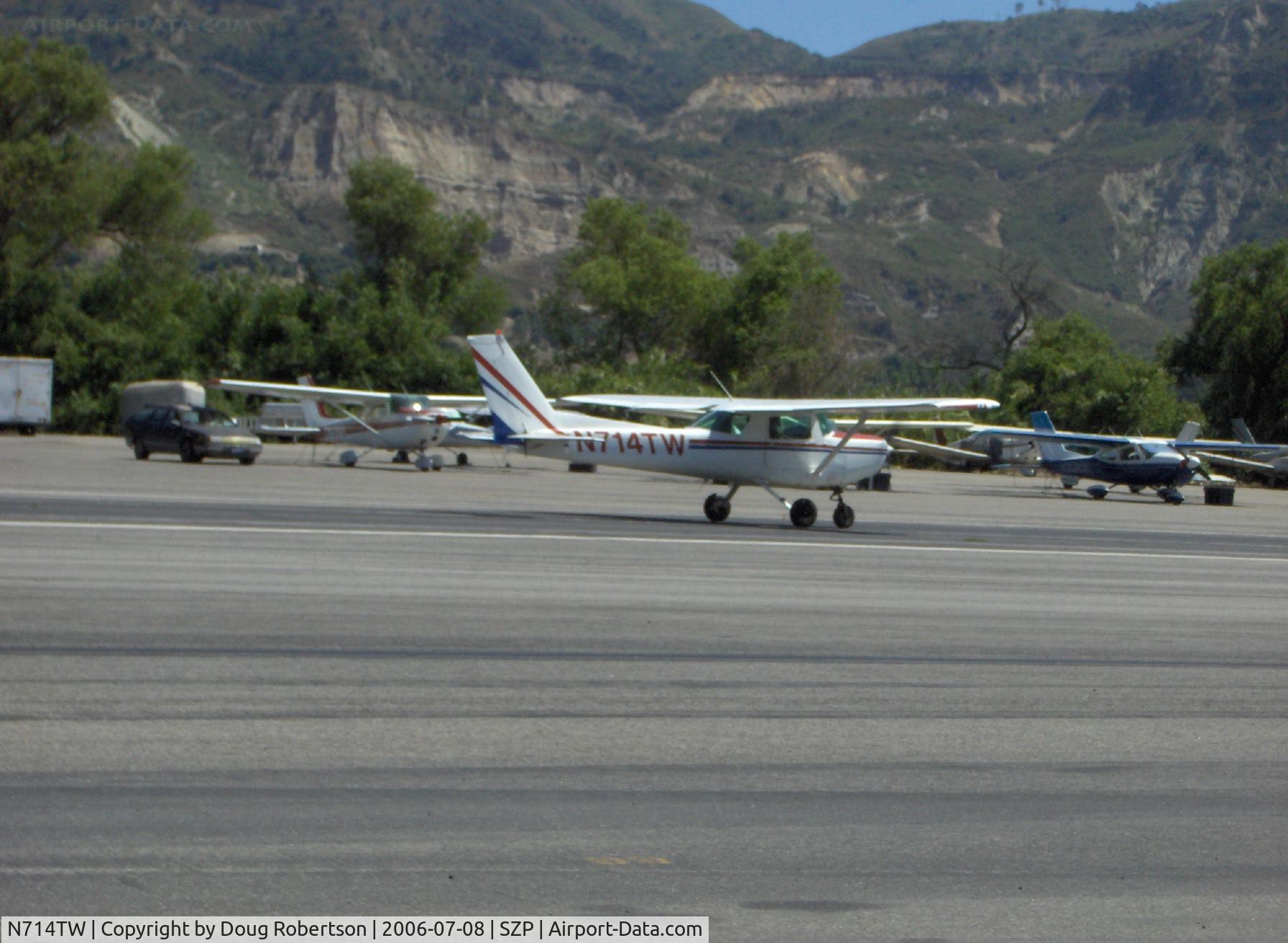N714TW, 1977 Cessna 152 C/N 152-79429, 1977 Cessna 152, Lycoming O-235-L2C 110 Hp, takeoff roll Runway 22