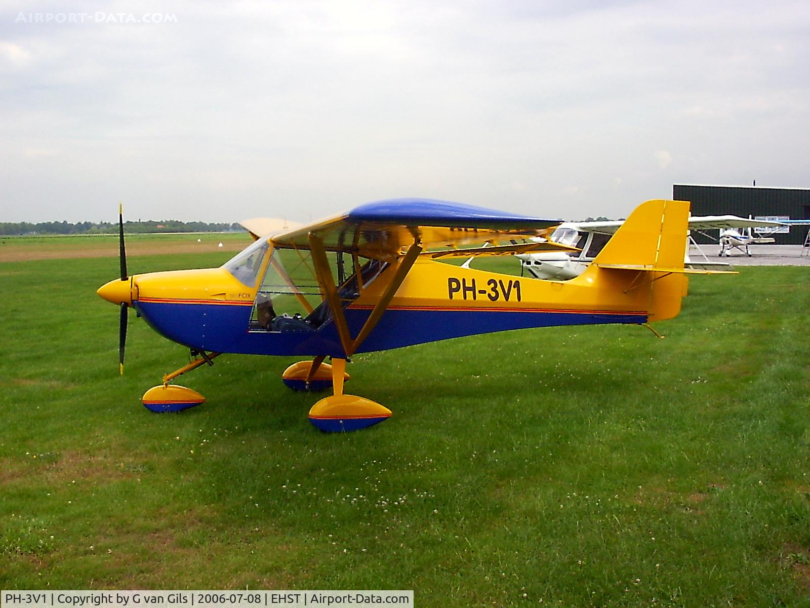 PH-3V1, Aeropro Eurofox C/N 15304, The PH-3V1 at microlight airfield Stadskanaal. (Netherlands)
