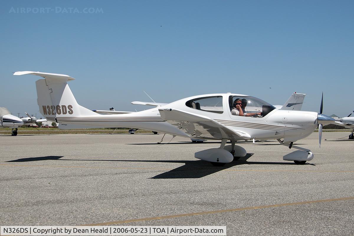 N326DS, 2004 Diamond DA-40 Diamond Star C/N 40.377, 2004 Diamond Aircraft DA 40 N326DS taxiing after landing at Torrance Municipal Airport (KTOA) - Torrance, CA.