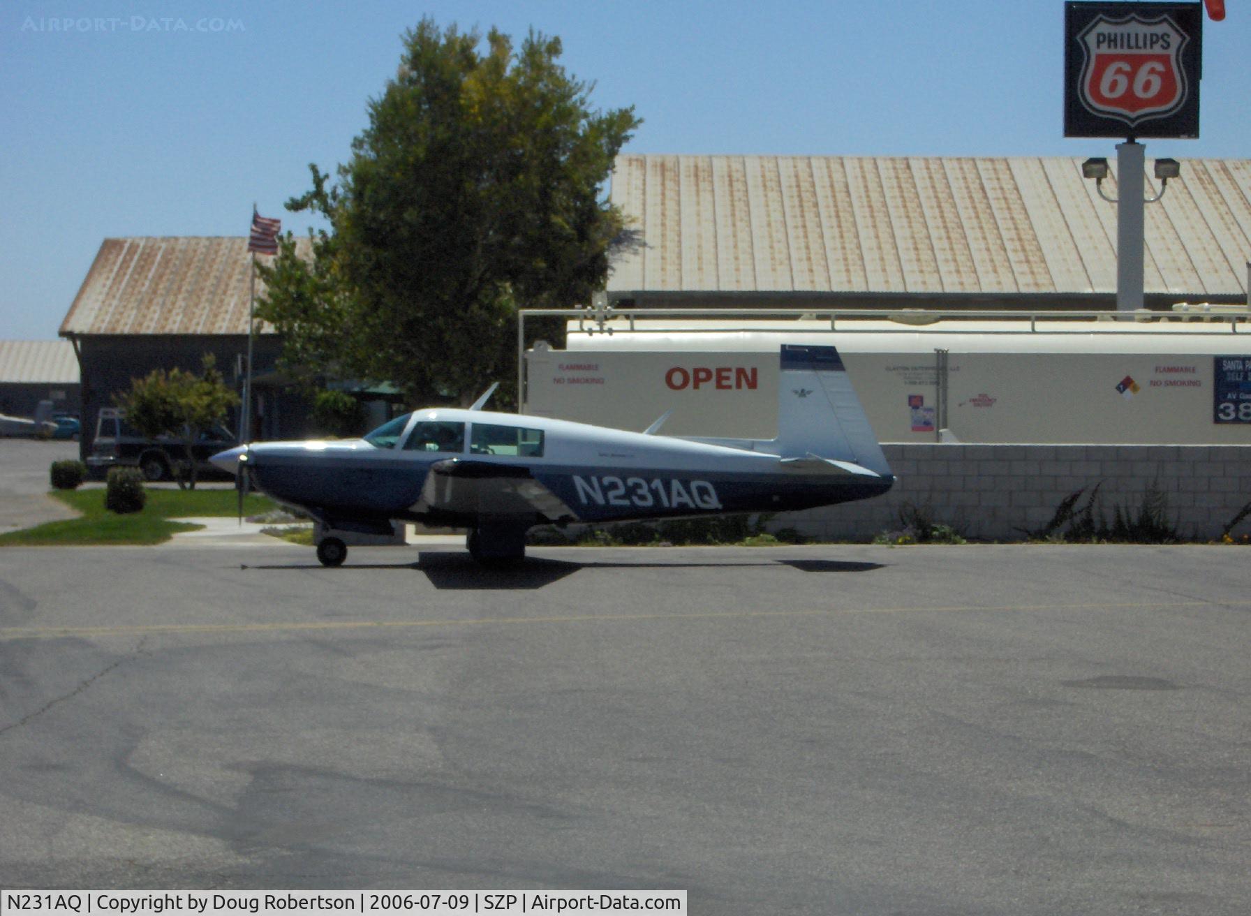 N231AQ, 1979 Mooney M20K C/N 25-0103, 1979 Mooney M20K 231 Turbo, Continental TSIO-360-GB 210 Hp, refueling