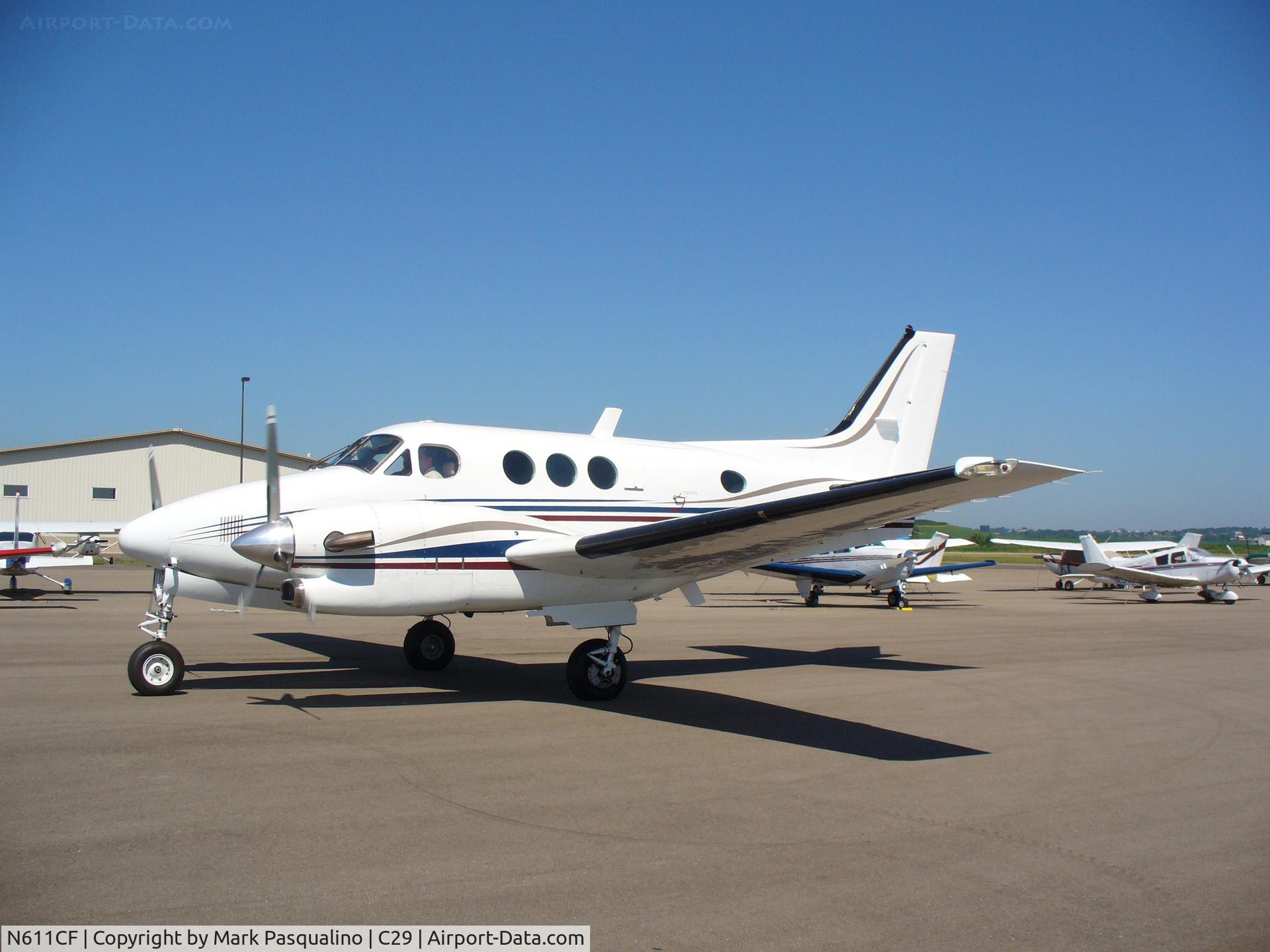 N611CF, 1989 Beech C90A King Air C/N LJ-1198, Beech C90A